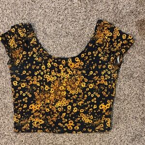 🌟3 for $15🌟 Garage Crop Top